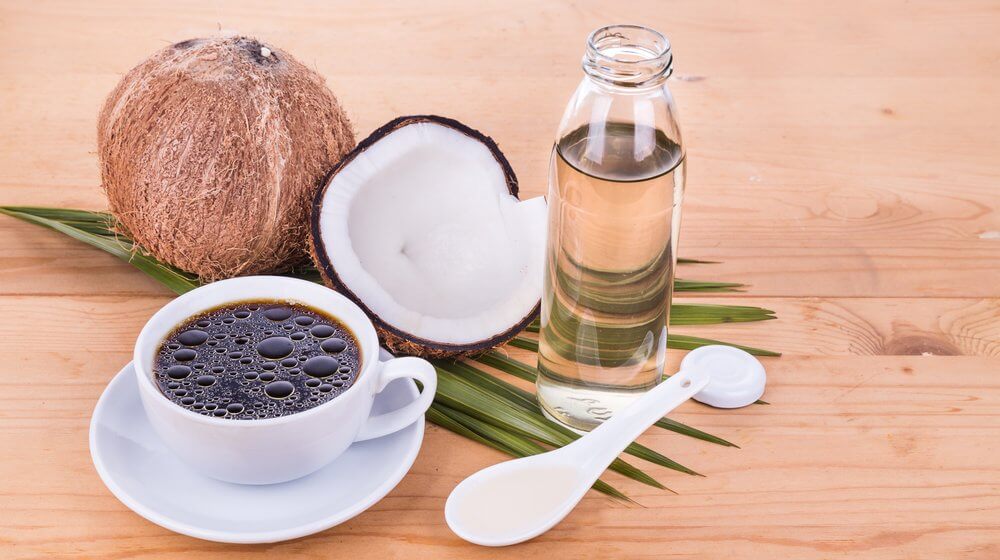 Olio di cocco e caffè? La bevanda benefica che non ti