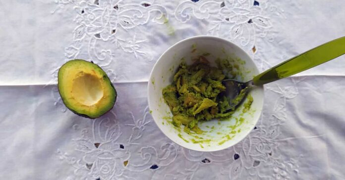 7 Maschere Furbe Da Provare Con L Avocado Vivo Di Benessere