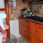 Come organizzarsi per pulire una cucina molto grande senza sforzi