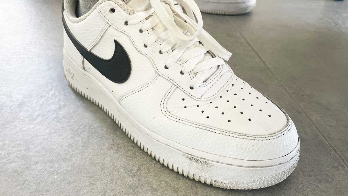 Come si puliscono le Air Force 1 bianche di Nike con rimedi fai da te